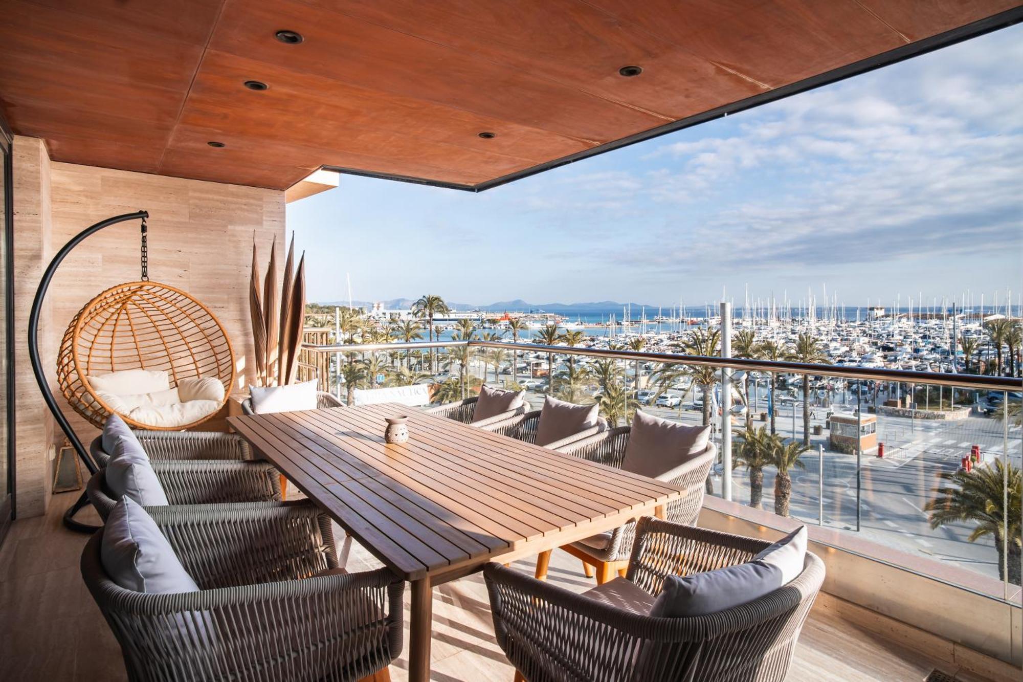 Luxury Sea View Apartment In Puerto De Alcudia Exterior photo